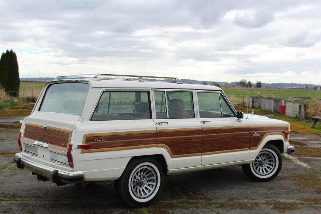 1986 Jeep SJ Grand Wagoneer - Image 23 of 31