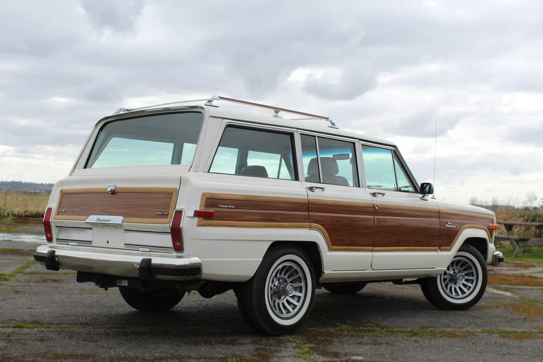1986 Jeep SJ Grand Wagoneer - Image 22 of 31