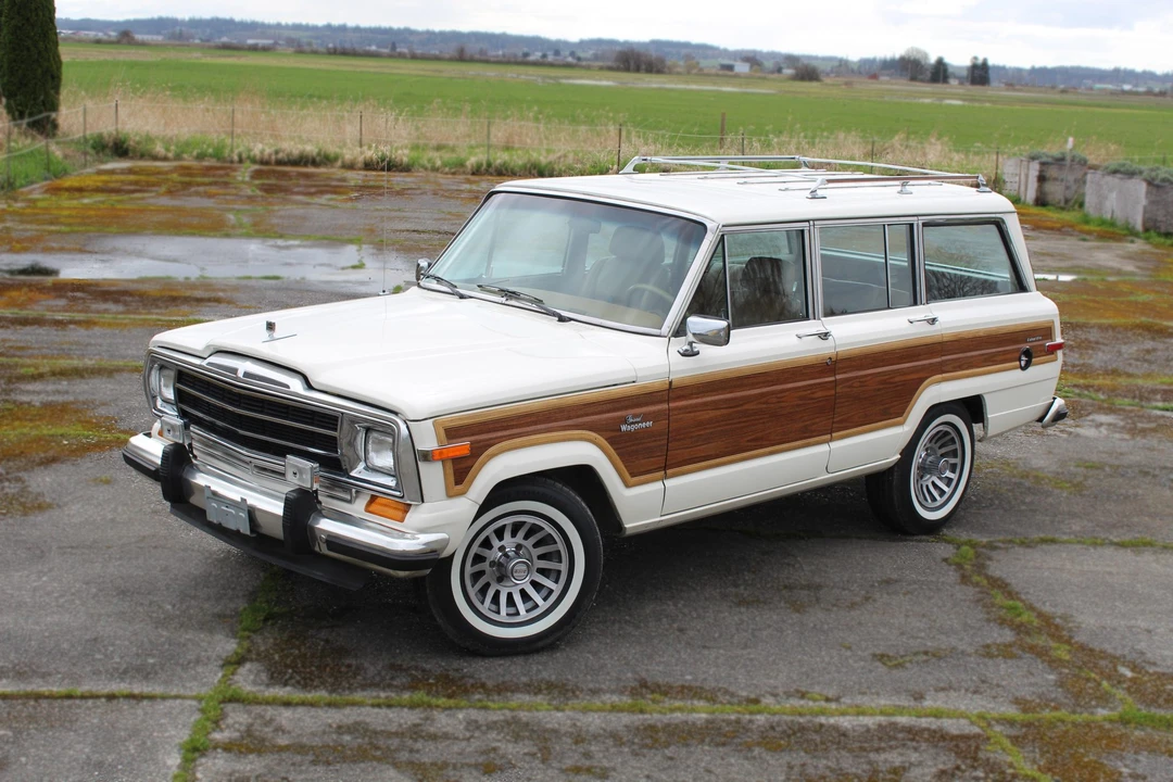 1986 Jeep SJ Grand Wagoneer - Image 13 of 31