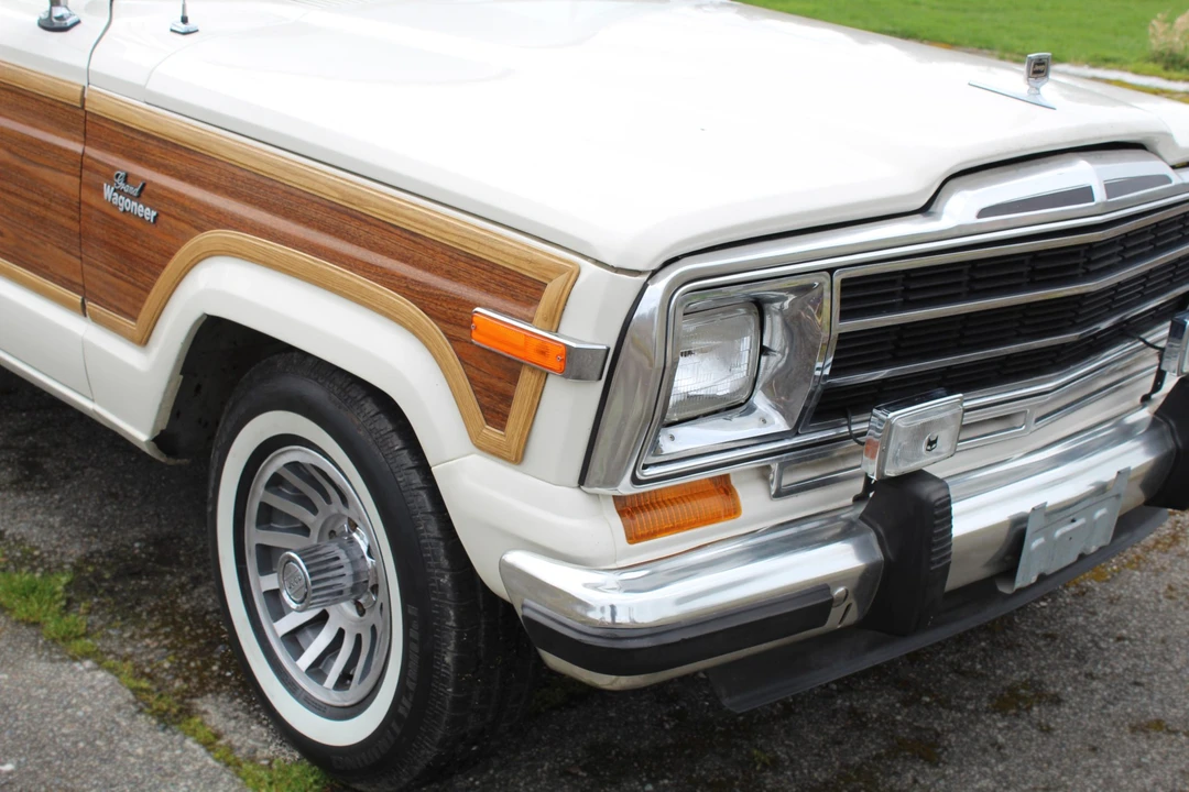 1986 Jeep SJ Grand Wagoneer - Image 28 of 31