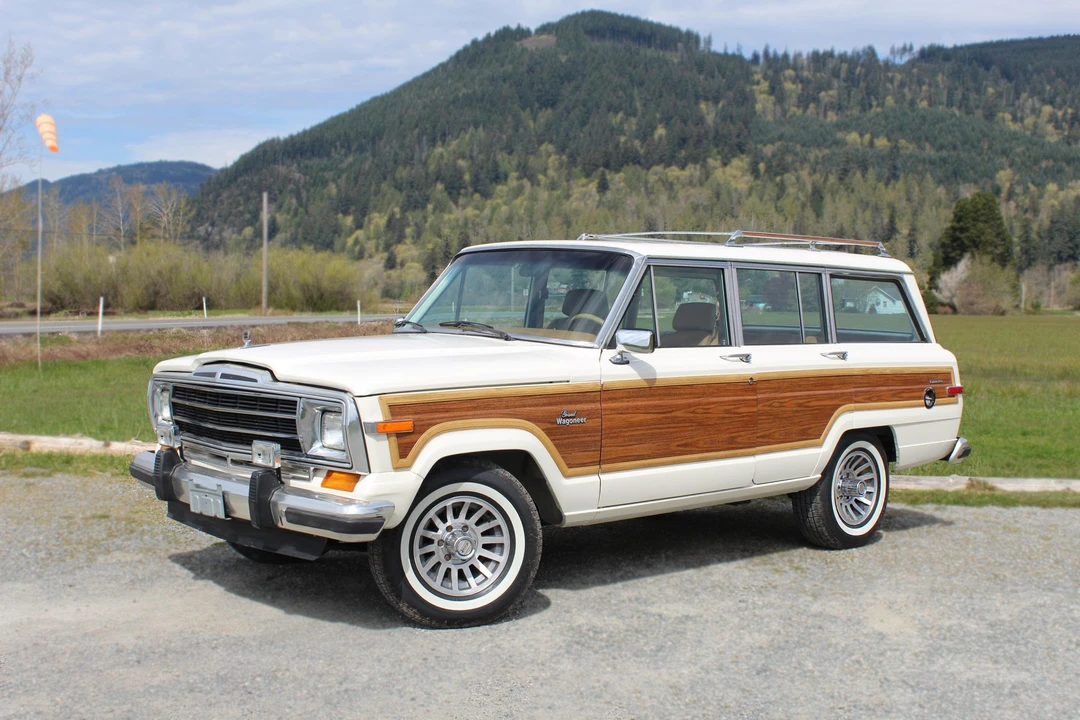1986 Jeep SJ Grand Wagoneer - Image 2 of 31