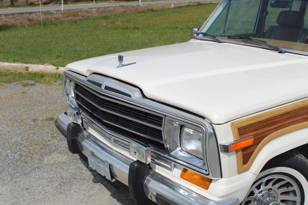 1986 Jeep SJ Grand Wagoneer - Image 26 of 31