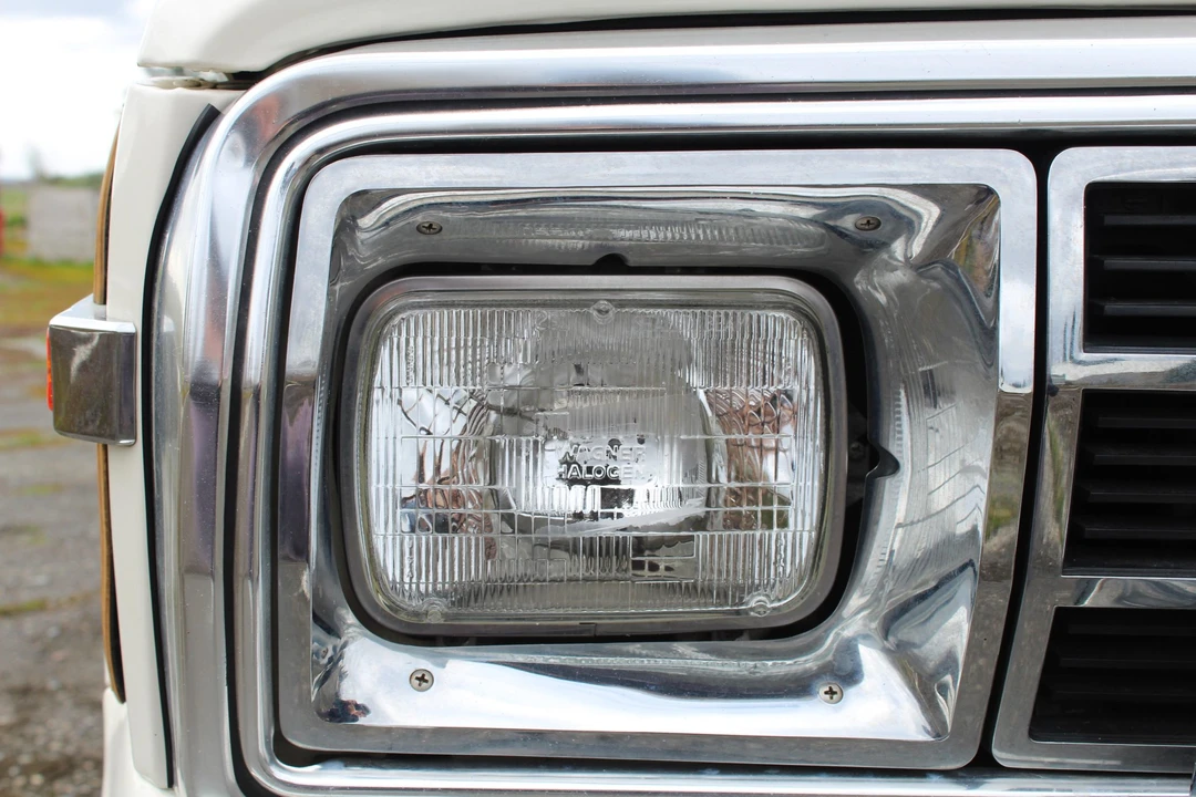 1986 Jeep SJ Grand Wagoneer - Image 31 of 31