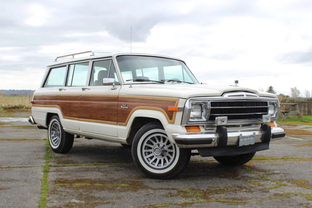 1986 Jeep SJ Grand Wagoneer - Image 8 of 31