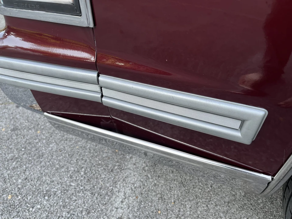 1987 Cadillac DeVille 5th Gen - Image 20 of 31