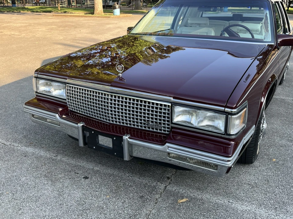 1987 Cadillac DeVille 5th Gen - Image 17 of 31