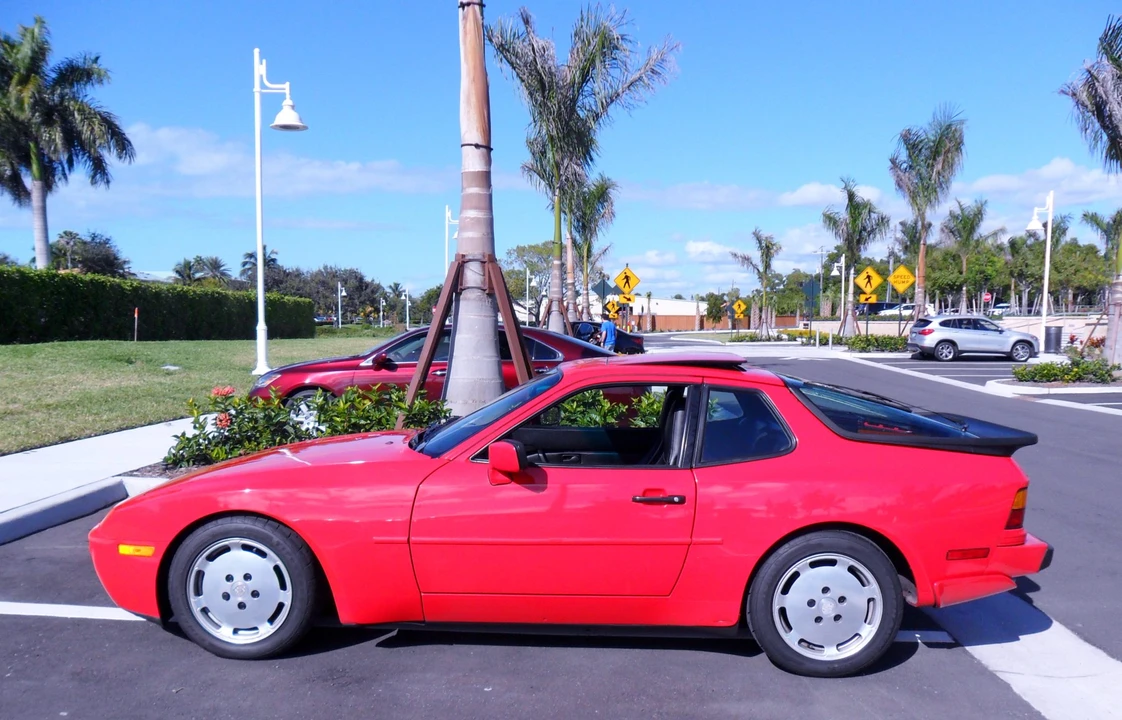 1987 Porsche 944 Turbo - Image 16 of 31