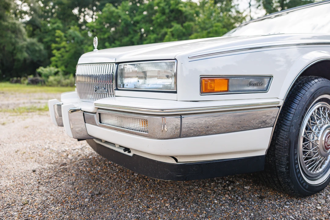 1988 Cadillac Seville - Image 28 of 31