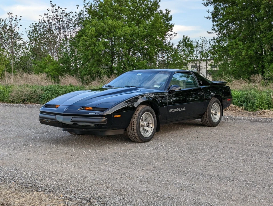 1989 Pontiac Firebird 3rd Gen - Image 23 of 31