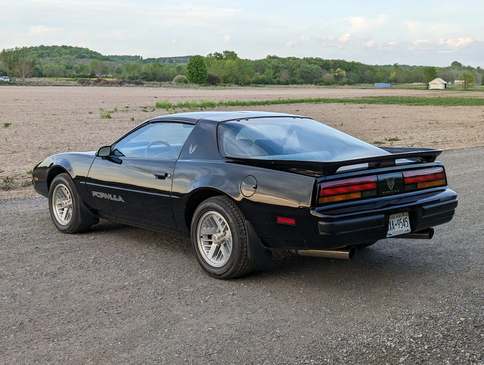 1989 Pontiac Firebird 3rd Gen - Image 27 of 31