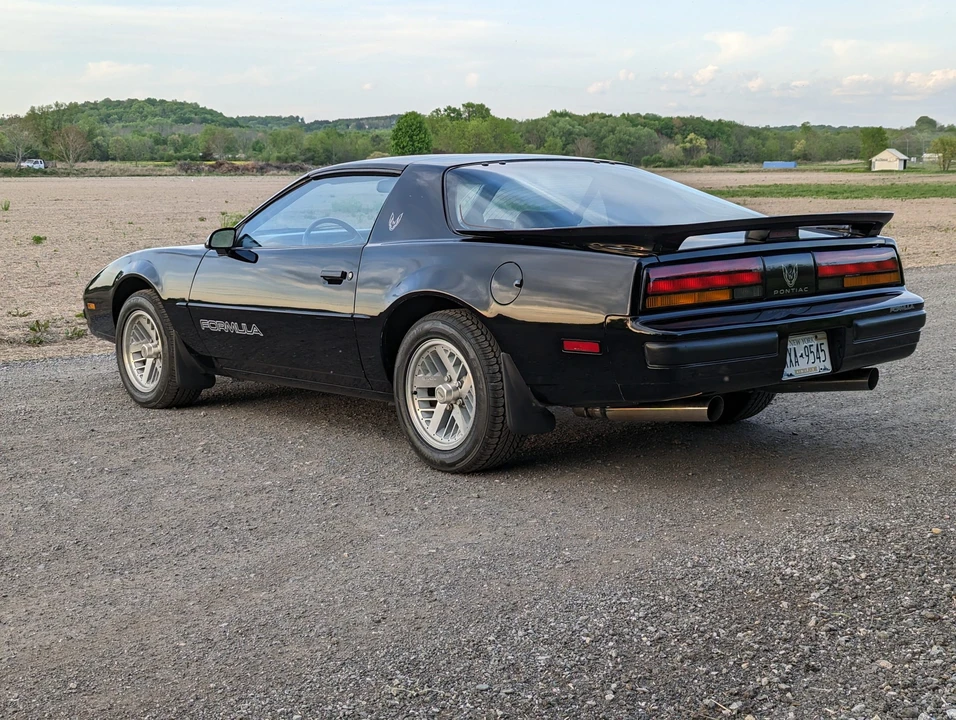 1989 Pontiac Firebird 3rd Gen - Image 26 of 31