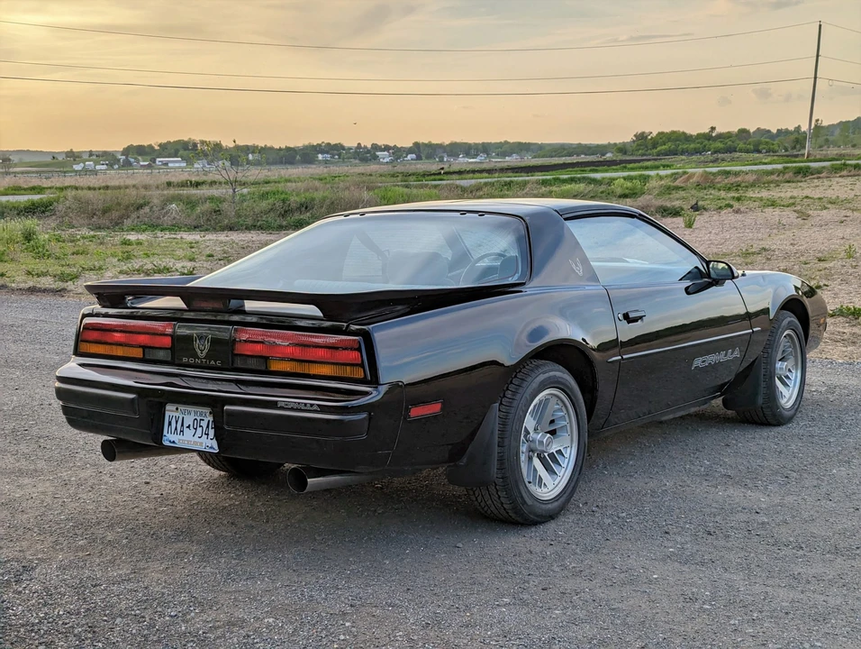 1989 Pontiac Firebird 3rd Gen - Image 12 of 31