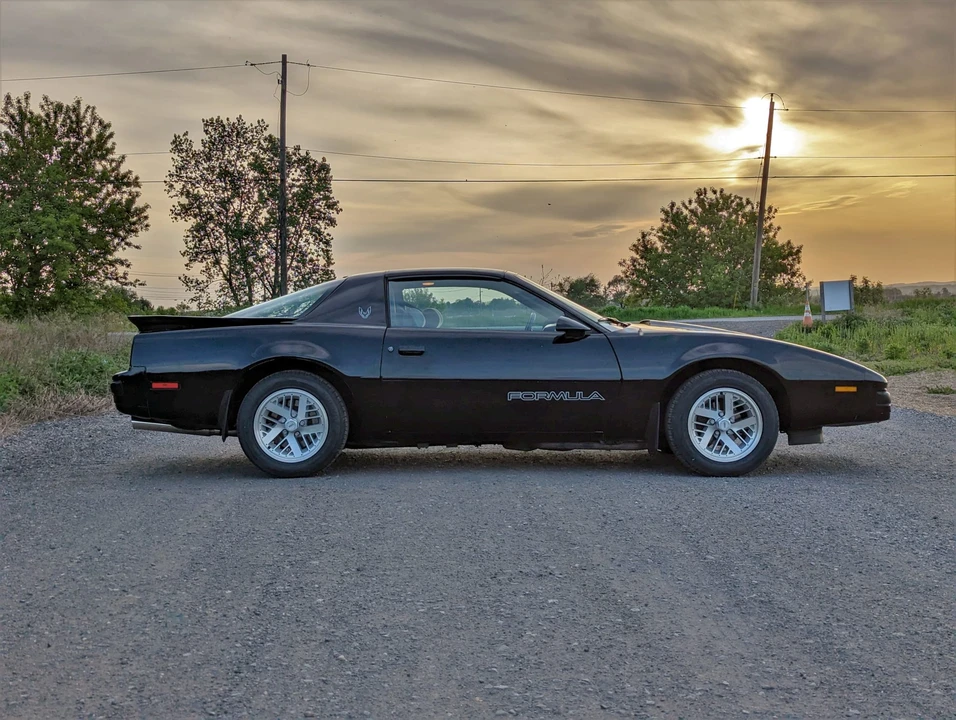 1989 Pontiac Firebird 3rd Gen - Image 14 of 31