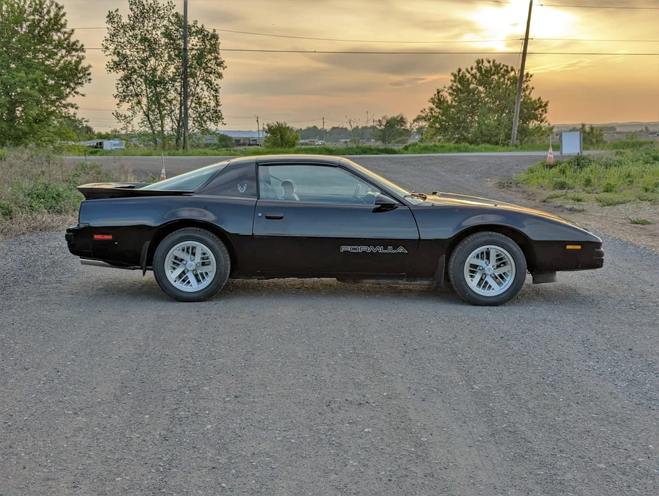 1989 Pontiac Firebird 3rd Gen - Image 13 of 31
