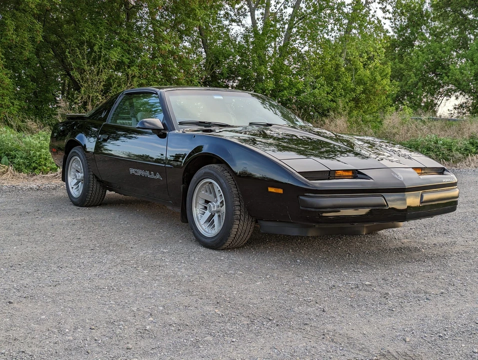 1989 Pontiac Firebird 3rd Gen - Image 17 of 31