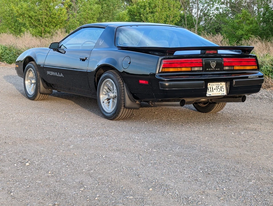 1989 Pontiac Firebird 3rd Gen - Image 7 of 31