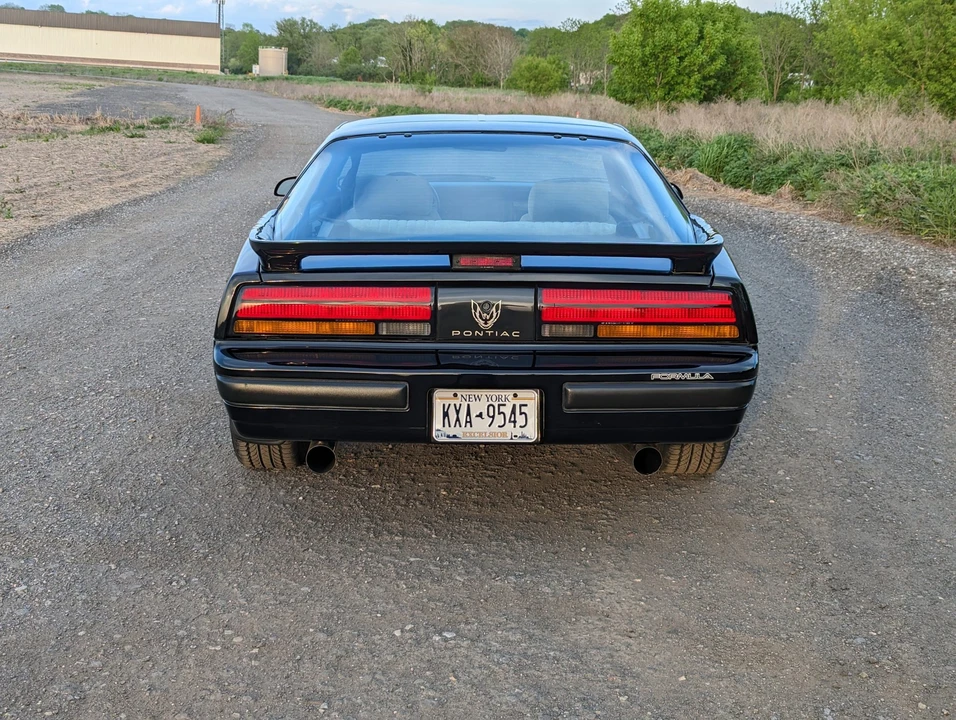 1989 Pontiac Firebird 3rd Gen - Image 10 of 31