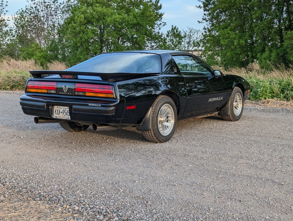 1989 Pontiac Firebird 3rd Gen - Image 11 of 31