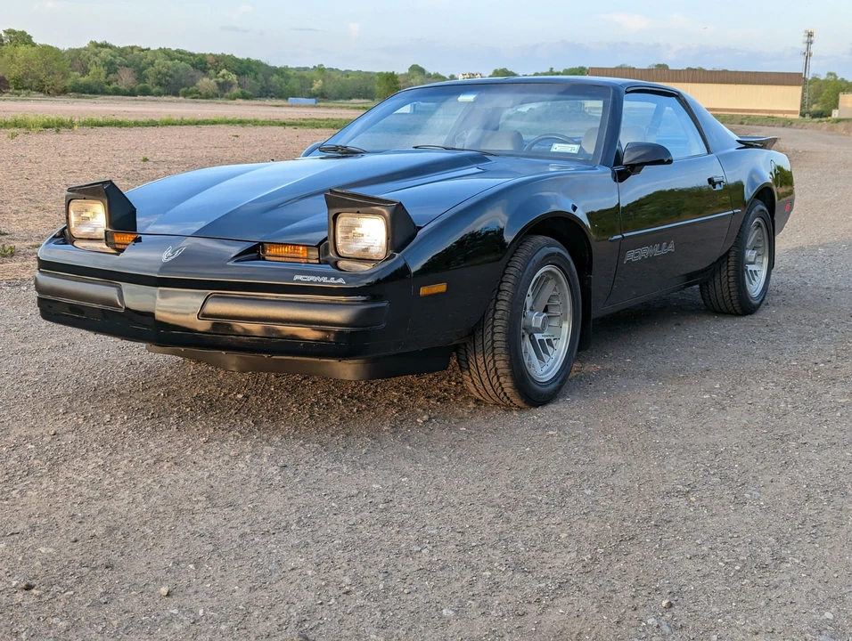 1989 Pontiac Firebird 3rd Gen - Image 28 of 31