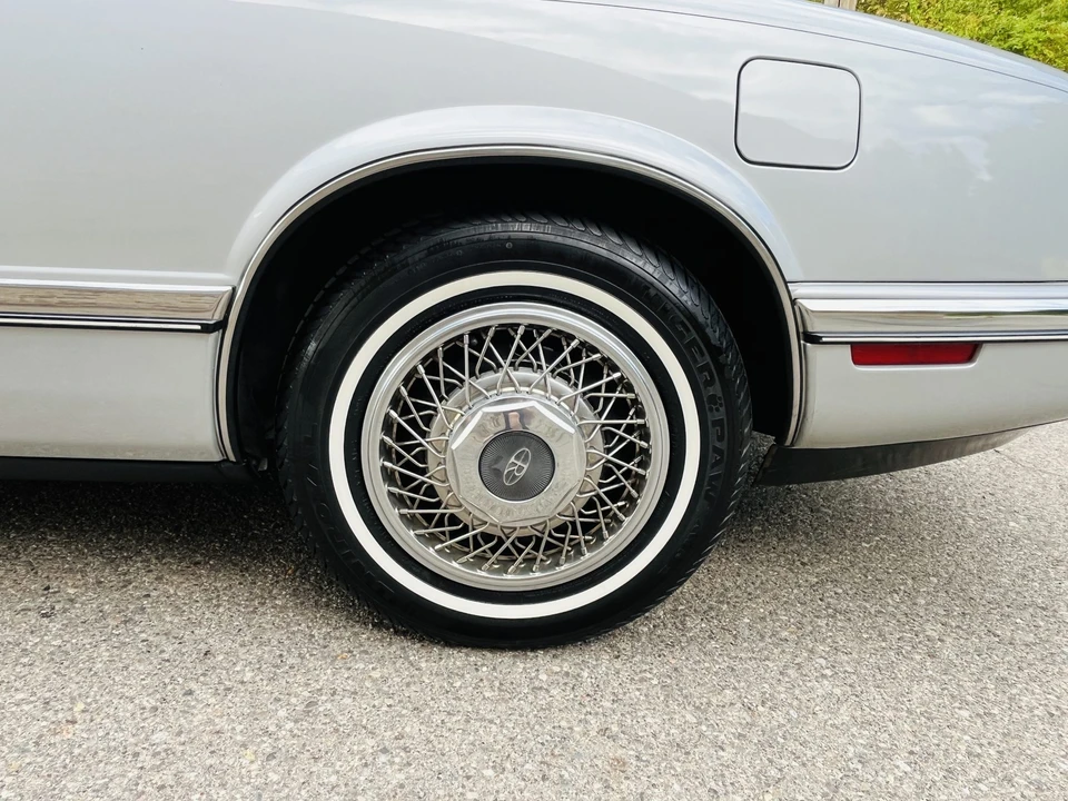 1992 Buick Riviera 4th-7th Gen - Image 23 of 31