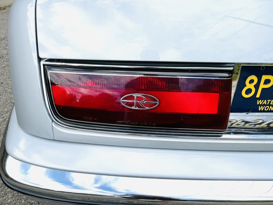 1992 Buick Riviera 4th-7th Gen - Image 13 of 31
