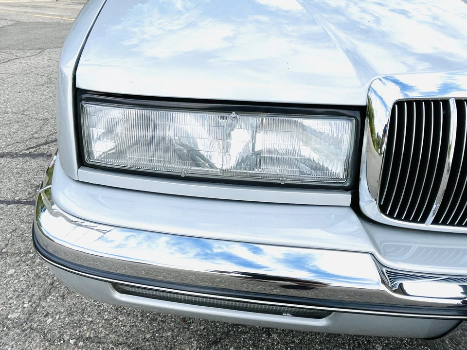 1992 Buick Riviera 4th-7th Gen - Image 11 of 31