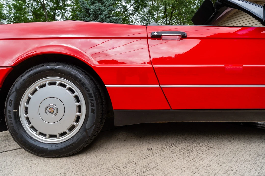 1992 Cadillac Allante - Image 30 of 31