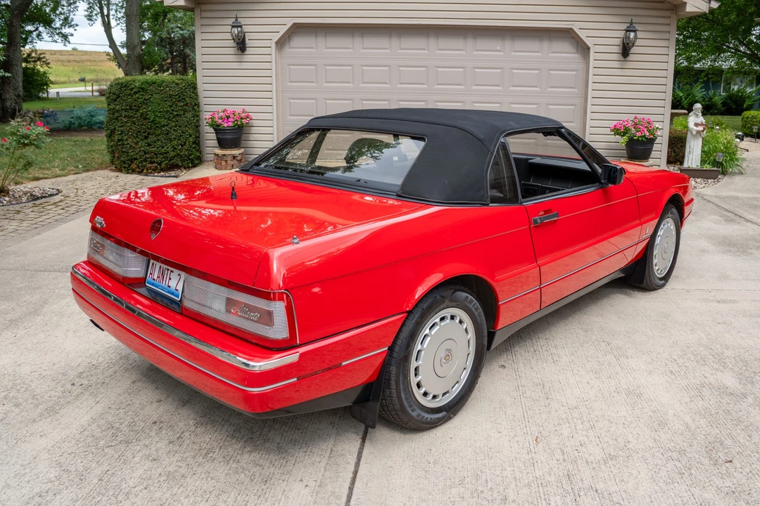 1992 Cadillac Allante - Image 13 of 31