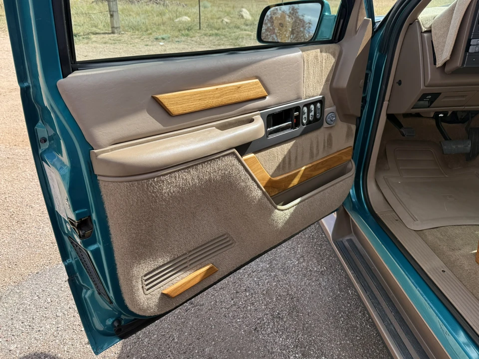 1993 GMC Sierra 1st Gen - Image 30 of 31