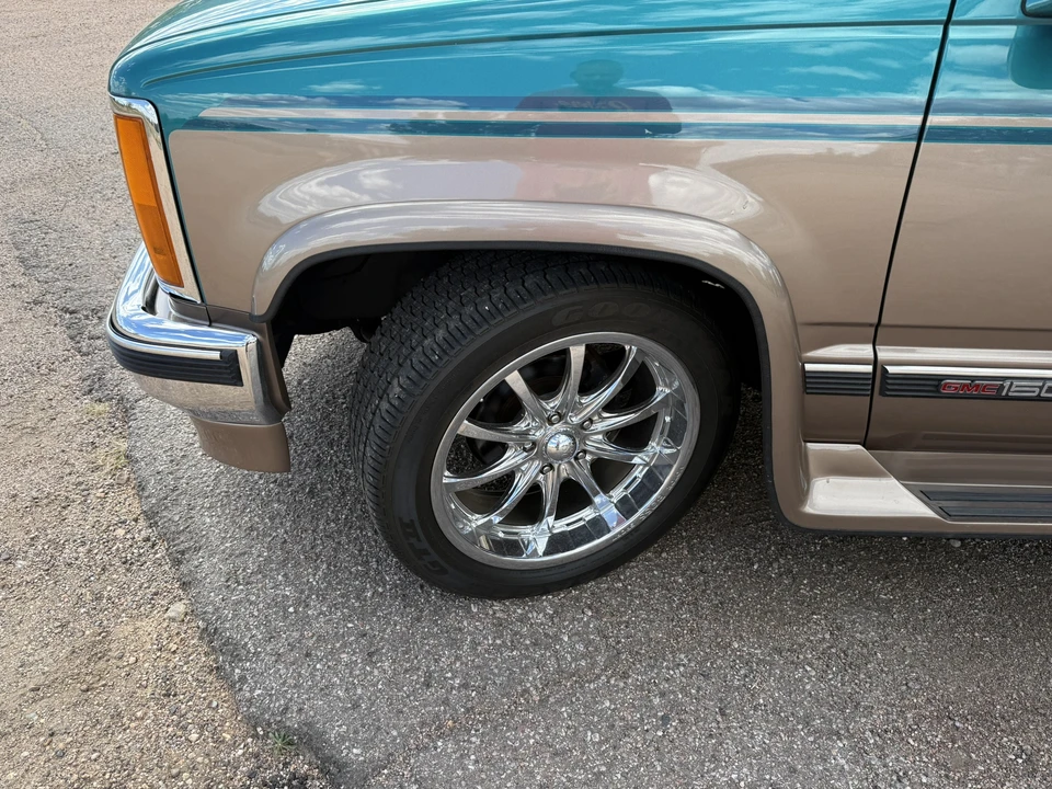1993 GMC Sierra 1st Gen - Image 9 of 31