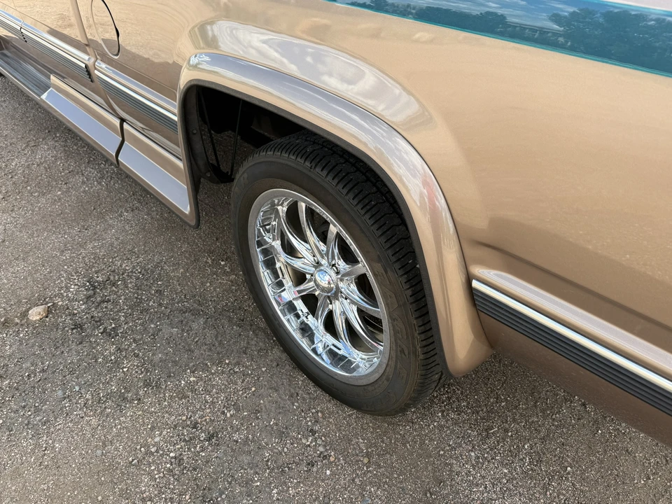 1993 GMC Sierra 1st Gen - Image 14 of 31