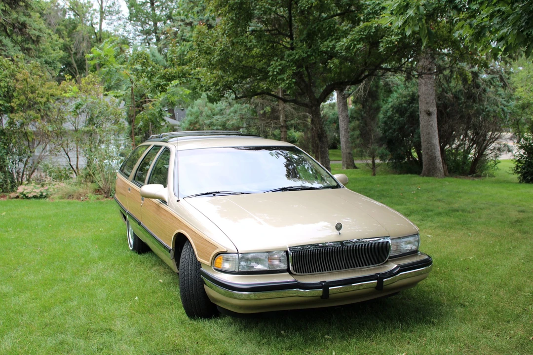 1996 Buick Roadmaster - Image 3 of 31