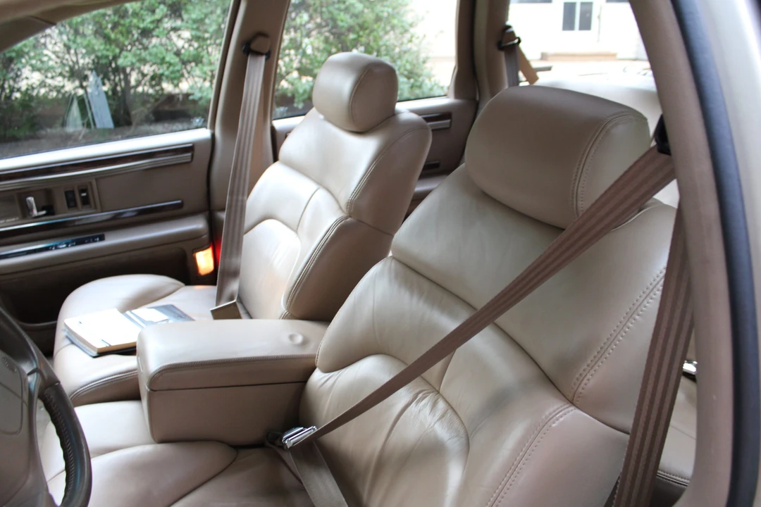 1996 Buick Roadmaster - Image 28 of 31