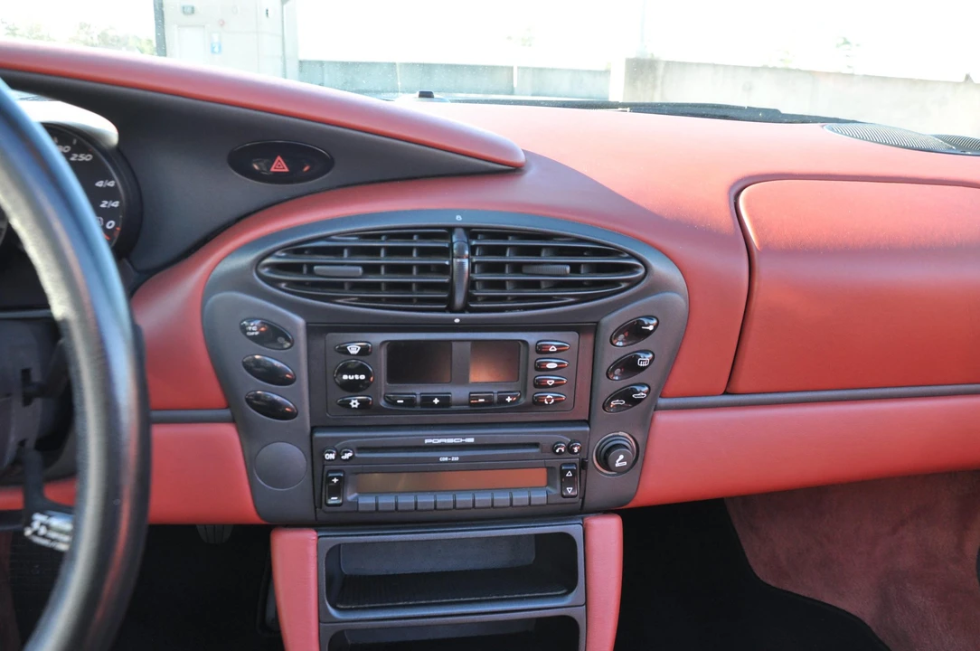 1997 Porsche 986 Boxster - Image 27 of 31