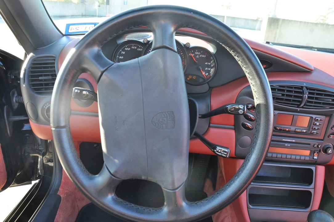 1997 Porsche 986 Boxster - Image 25 of 31