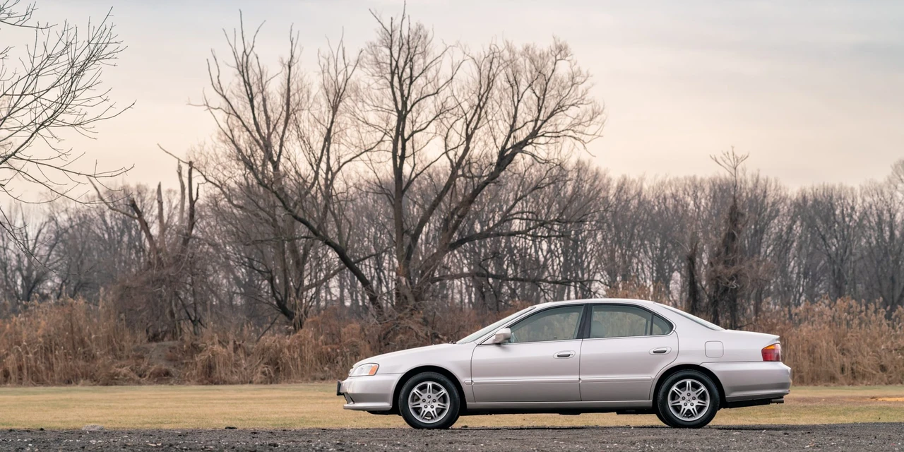 1999 Acura TL 2nd Gen - Image 8 of 31