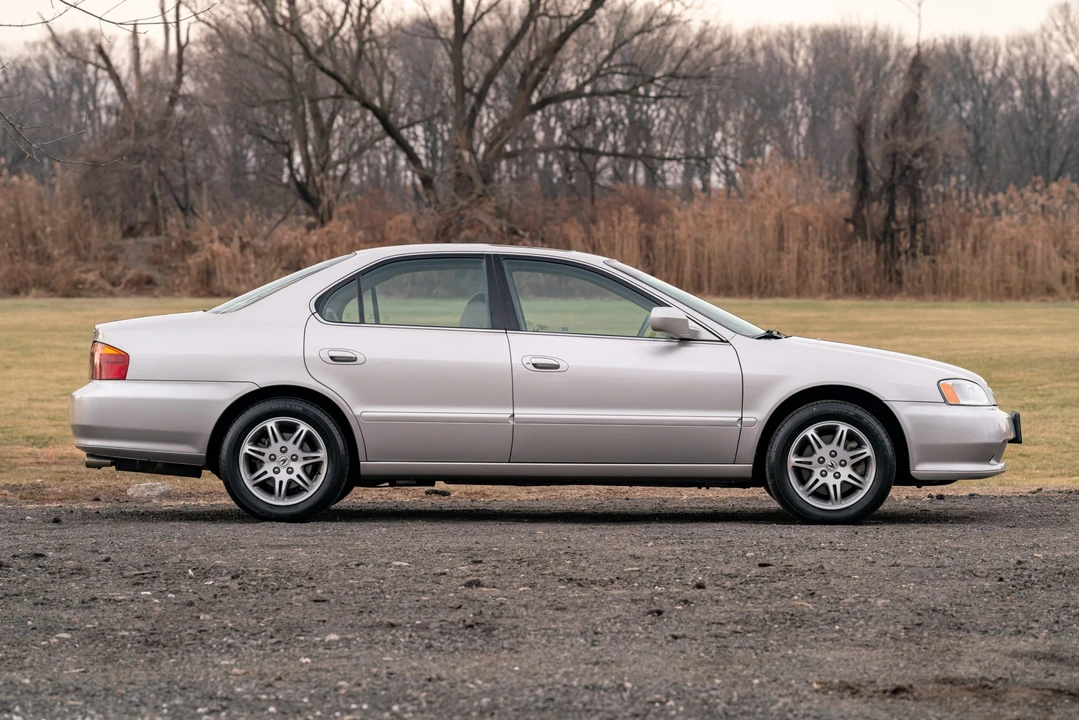 1999 Acura TL 2nd Gen - Image 17 of 31