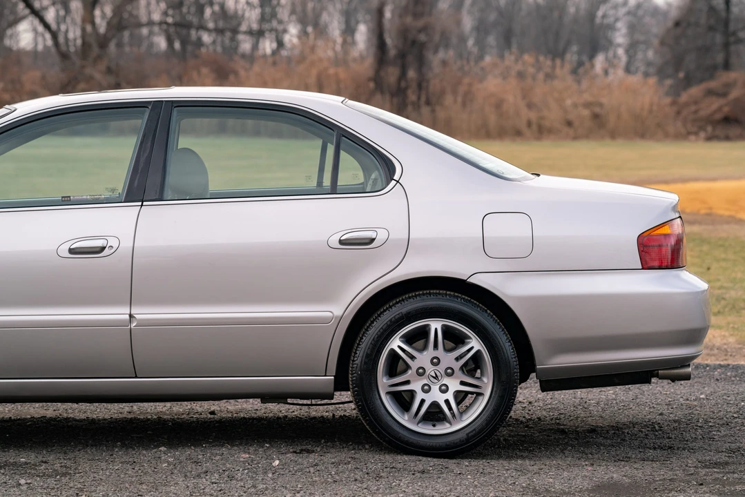 1999 Acura TL 2nd Gen - Image 28 of 31