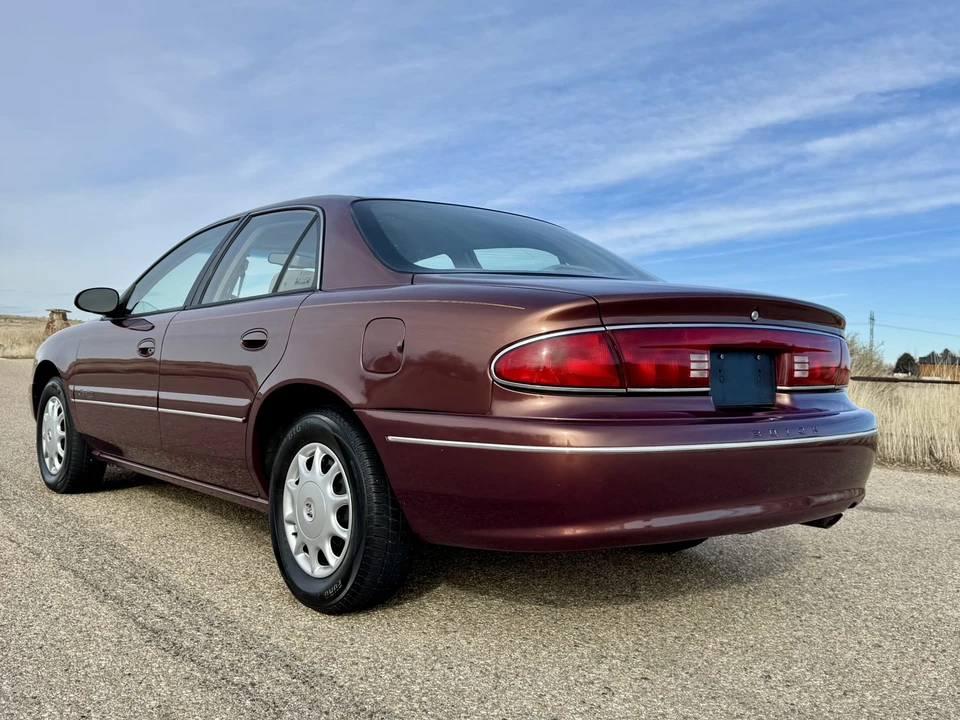 1999 Buick Century - Image 10 of 31
