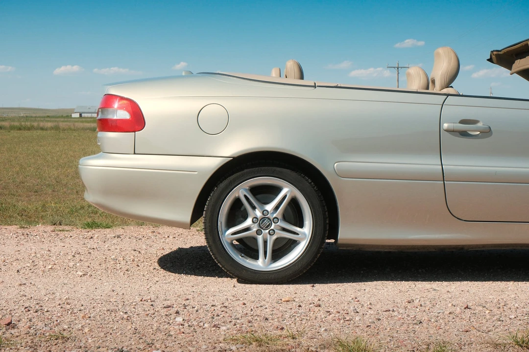 2000 Volvo C70 1st Gen - Image 23 of 31