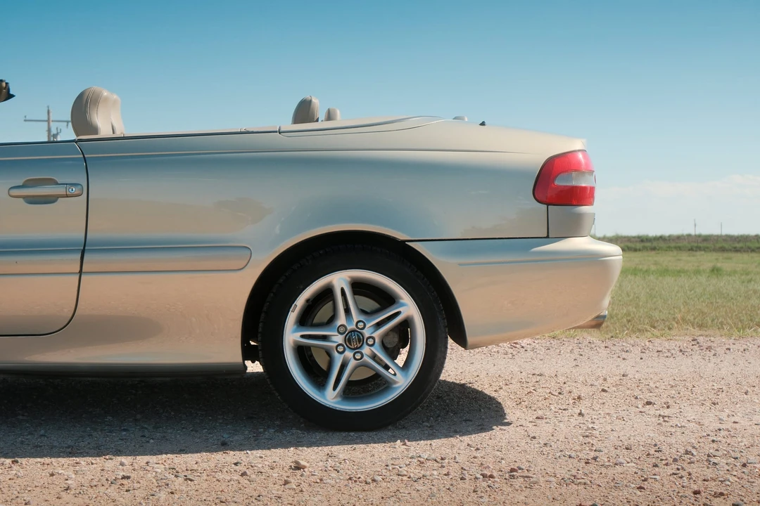 2000 Volvo C70 1st Gen - Image 24 of 31