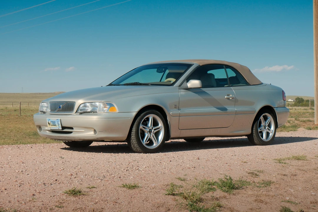 2000 Volvo C70 1st Gen - Image 2 of 31