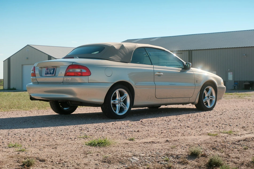 2000 Volvo C70 1st Gen - Image 11 of 31