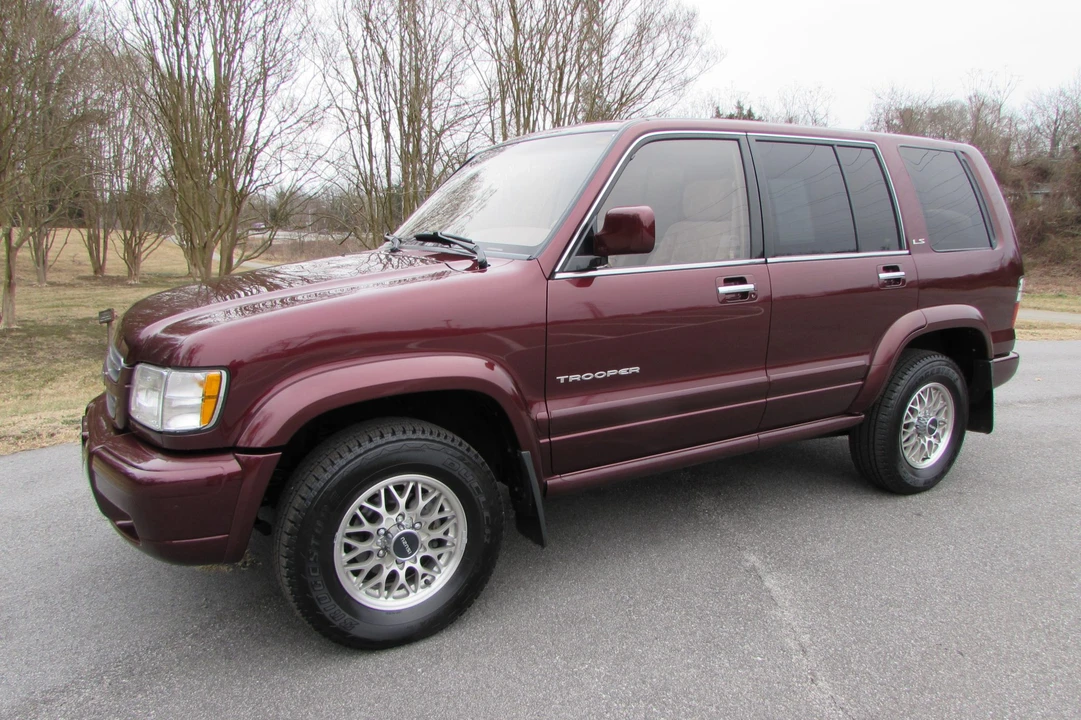 2001 Isuzu Trooper - Image 2 of 31