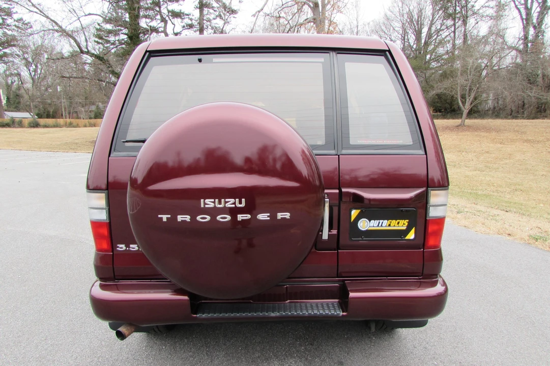 2001 Isuzu Trooper - Image 15 of 31