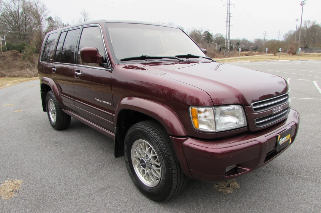 2001 Isuzu Trooper - Image 8 of 31