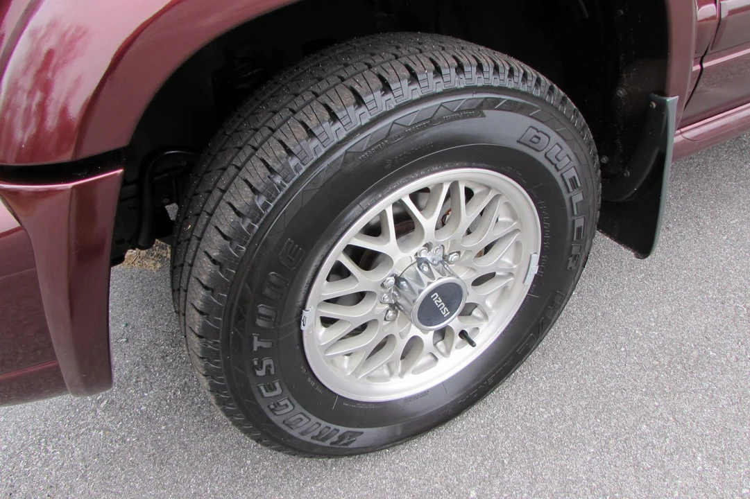 2001 Isuzu Trooper - Image 31 of 31