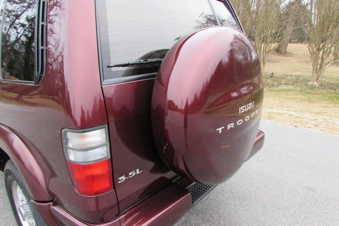 2001 Isuzu Trooper - Image 25 of 31