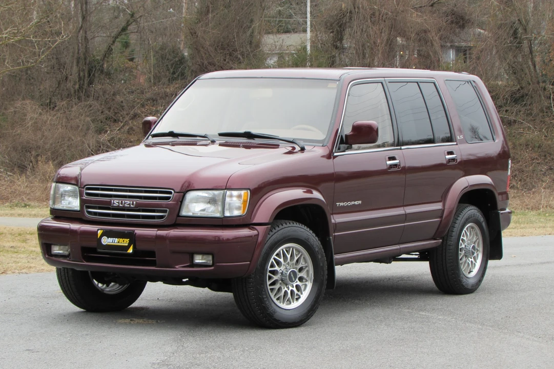 2001 Isuzu Trooper - Image 3 of 31