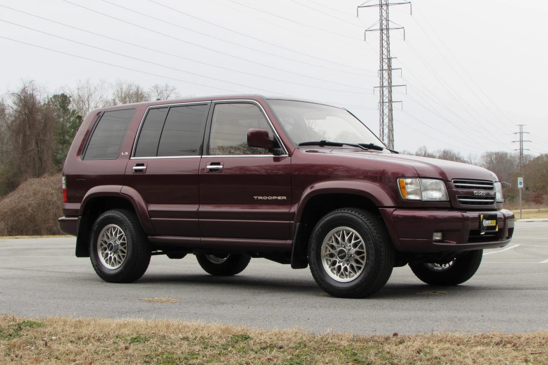 2001 Isuzu Trooper - Image 10 of 31